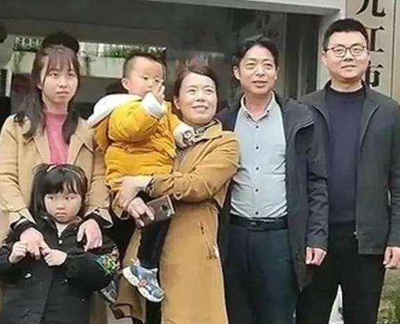 郭威该如何面对杜新枝?杜新枝又该怎么面对当下的情况?