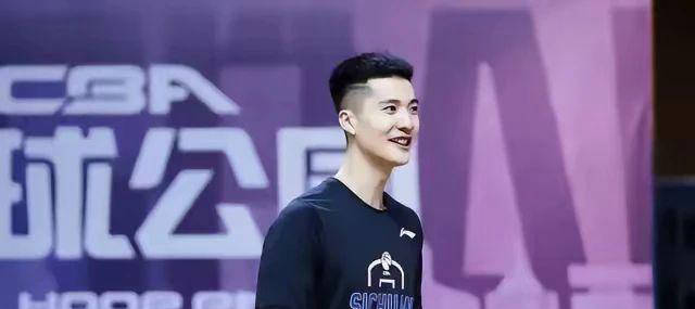 朱松玮或将加盟广东,两大方案待定,暂免他队插足!