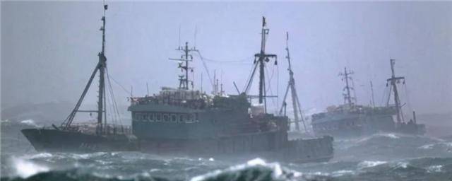 "鲁荣渔2682号"案海上大逃杀:11人杀害22人,船员被逼纳投名状