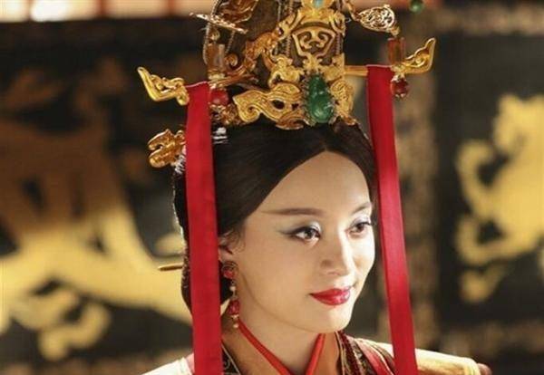 扶苏身边有蒙恬,还有三十万的秦军,为何仅凭圣旨就自杀了?