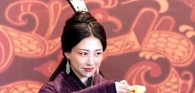 扶苏身边有蒙恬,还有三十万的秦军,为何仅凭圣旨就自杀了?