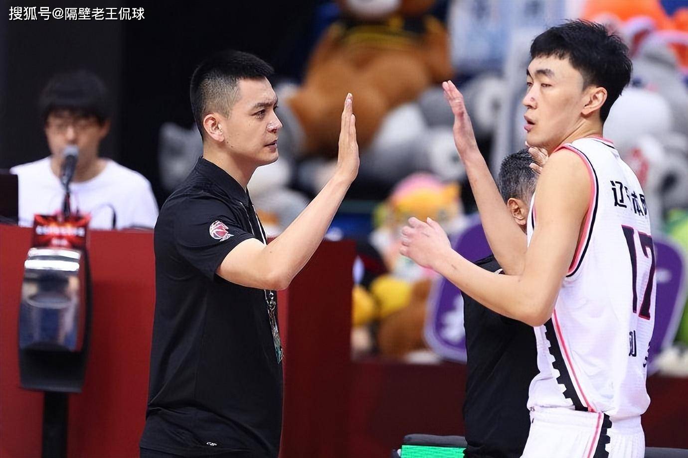 新疆欲扳回一城!辽篮或保留悬念,杨鸣三连冠基本确定,邱彪无奈