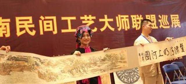 12个绣娘花1年时间,用头发绣成近10米《清明上河图》,价值100万