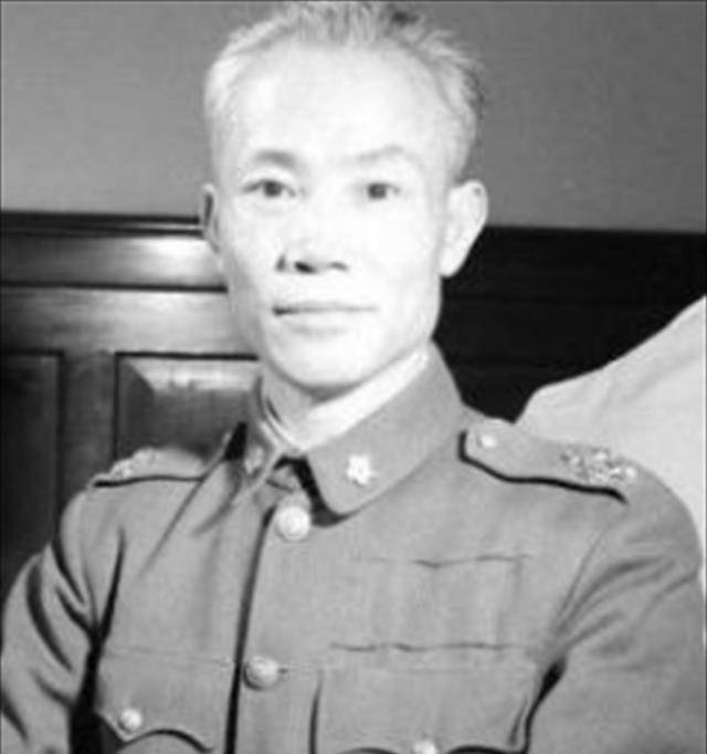 译电员粗心酿大祸,译漏一字致三万人葬身火海,三个高官人头落地