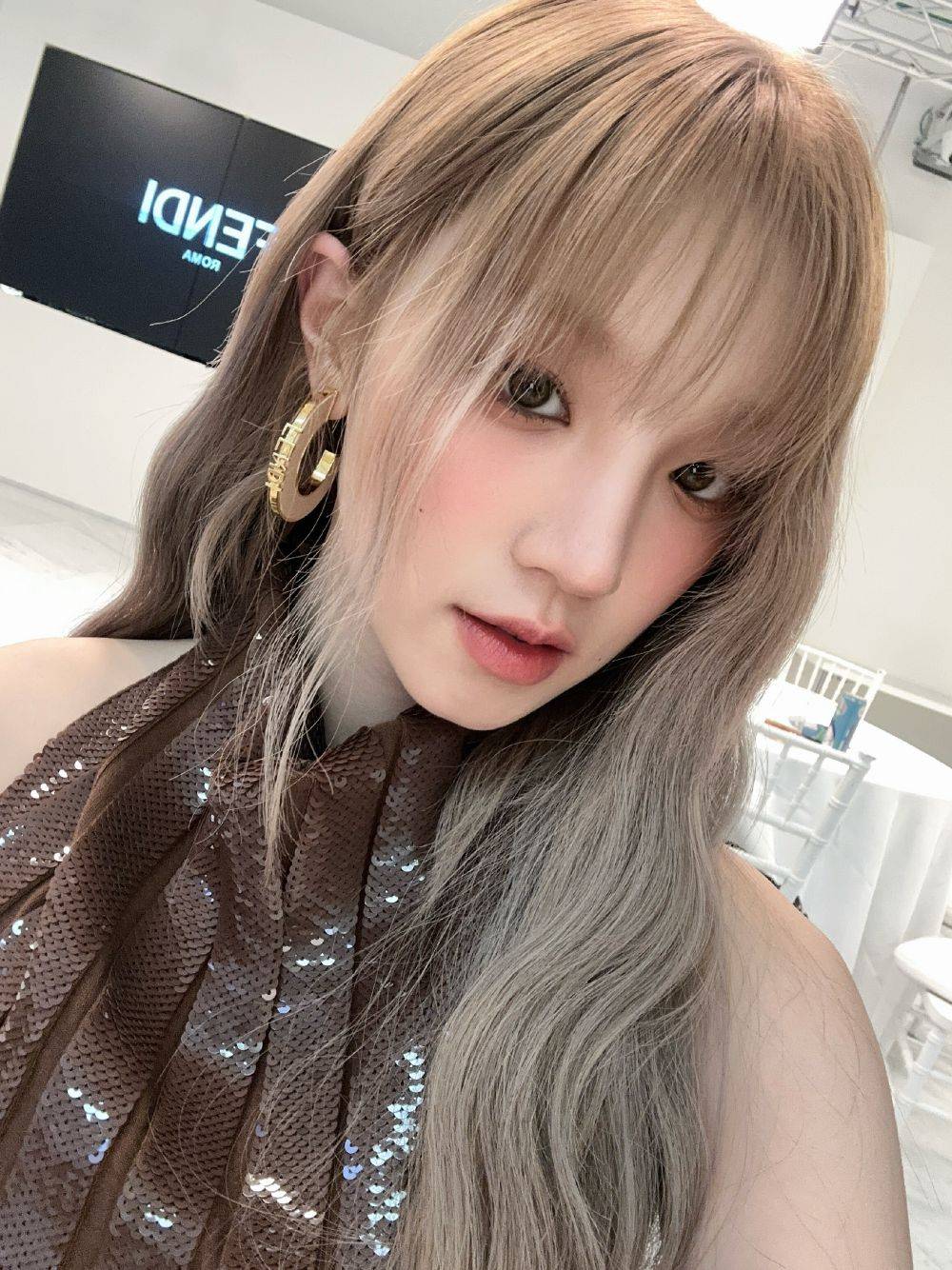 宋雨琦金发造型才是yyds,空气刘海配上波浪卷,也太洋气了!