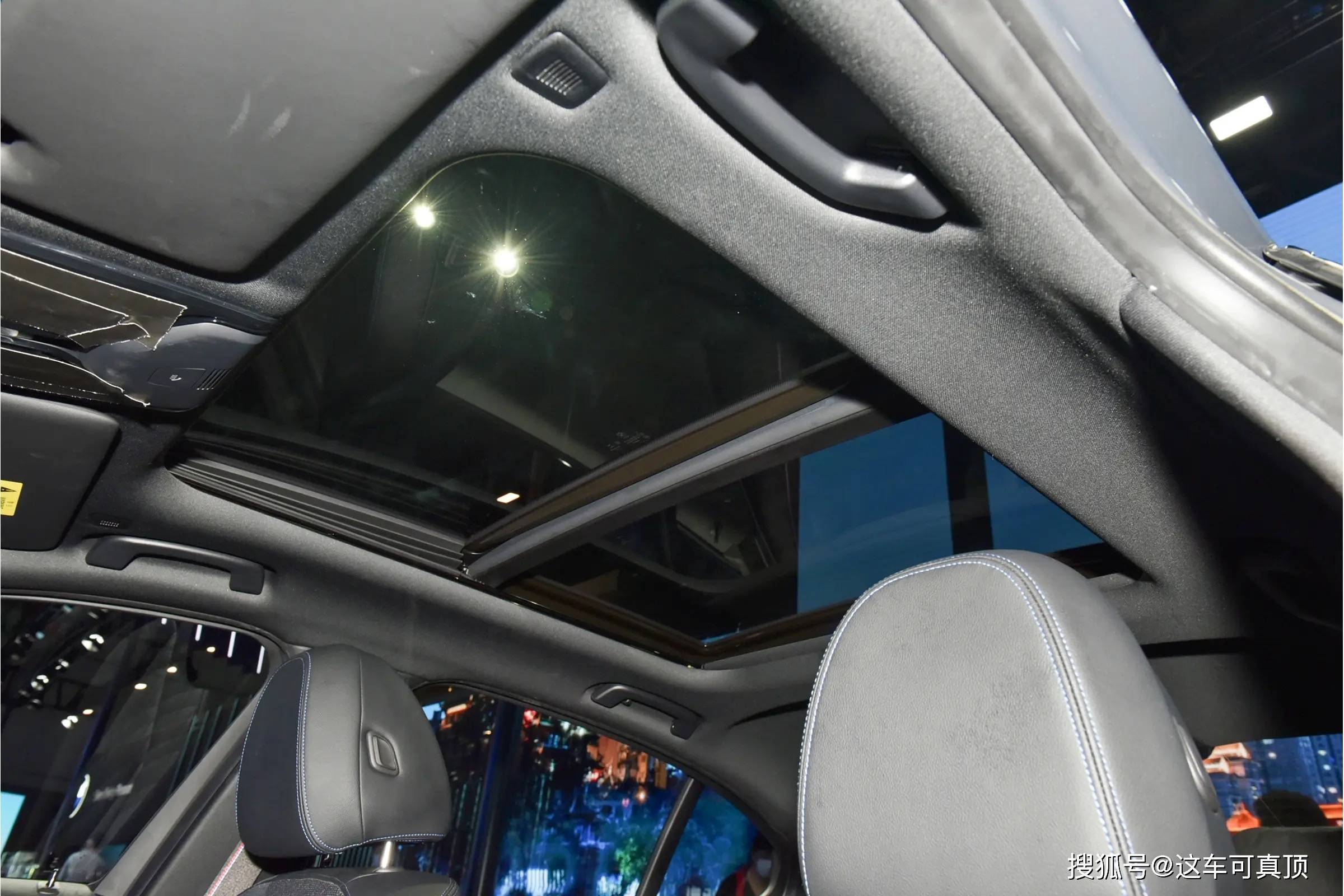 疲劳驾驶提示,全车六安全气囊等安全配置,还配备了自动泊车,前后驻车