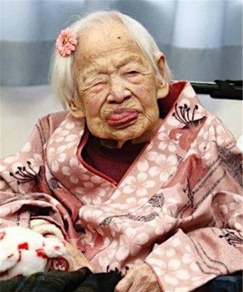 她是最长寿老人,活了117岁,获吉尼斯认证,死前道出4字长寿秘诀