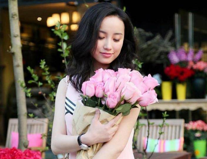 她无意进豪门,被有钱公子苦恋多年,嫁豪门成阔太还被老公宠_吕一