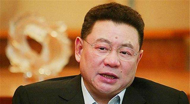 富豪刘銮雄,关停300公司,套现500亿举家移民英国