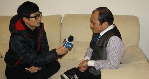 尧建云的妻子再也忍受不了这样的日子,和他离婚,并且带走了女儿