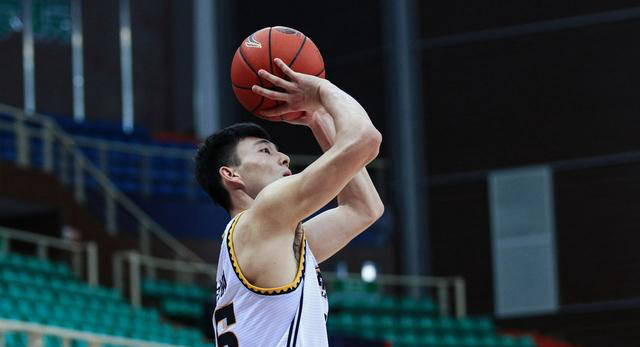 杨鸣是否该考虑让鄢手骐离队进行锻炼?