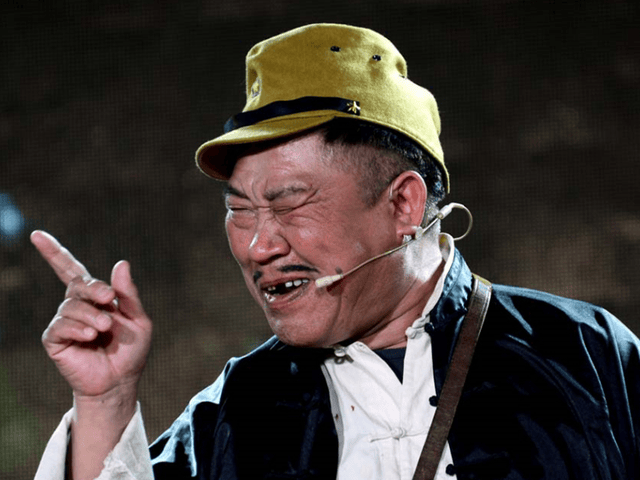 他是"金牌丑角",成坏人专业户,如今女儿很美外孙女却像他!