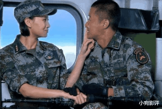 她曾被吴京带火,看到她脱下军装的样子后,实在是太惊艳了_侯梦莎_电视