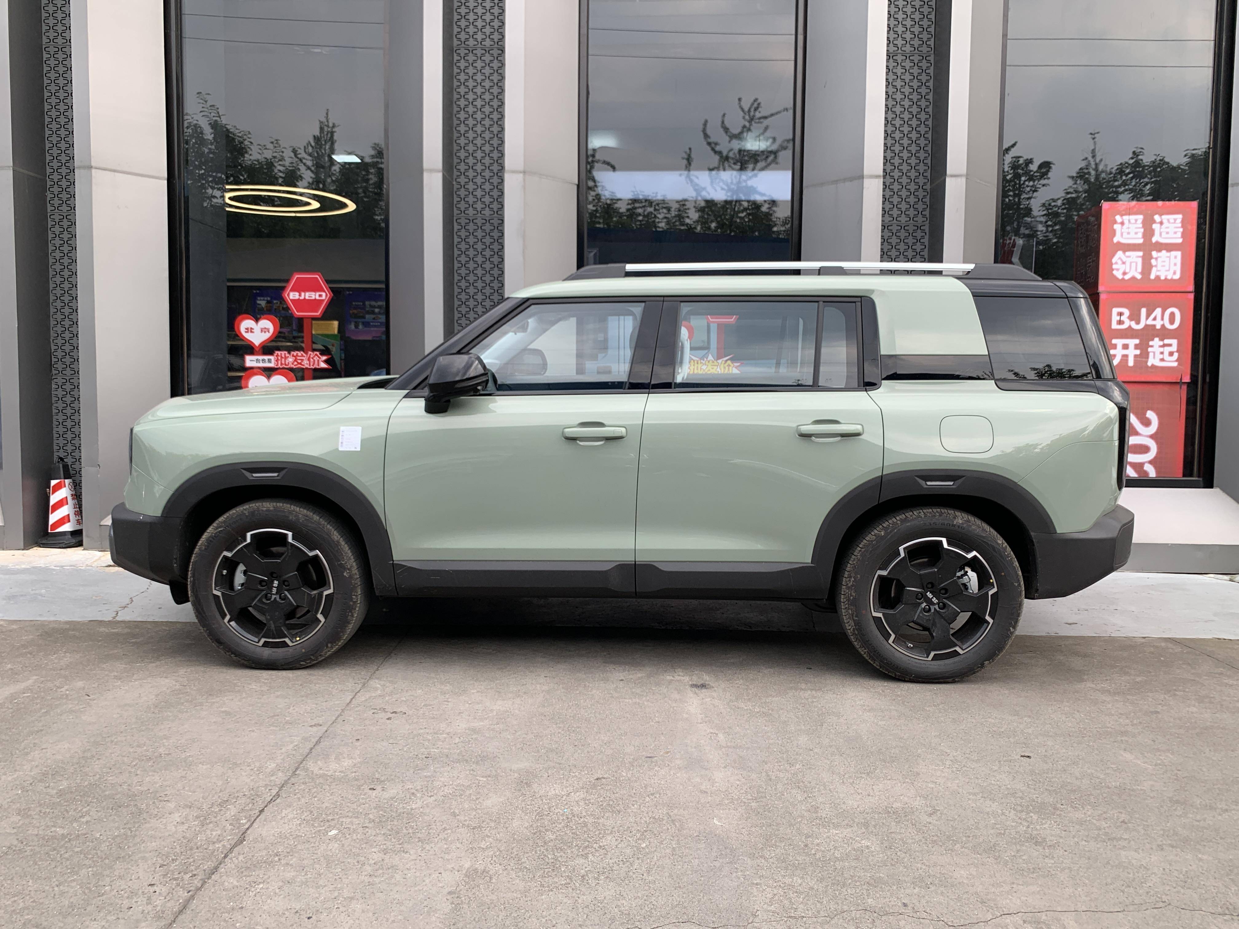 外观"jeep 路虎",9.99万起的北京bj30,可以好玩