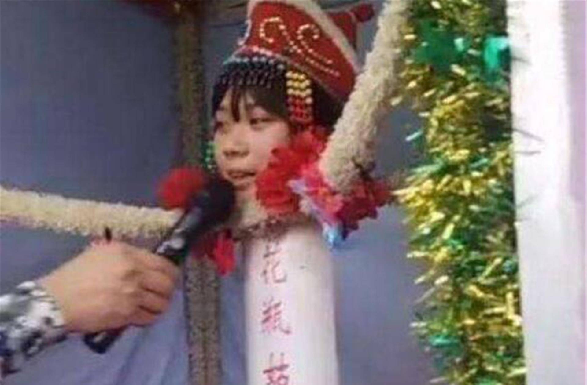 90后的记忆"花瓶姑娘":无四肢,离开花瓶就会死,怎么做到的?