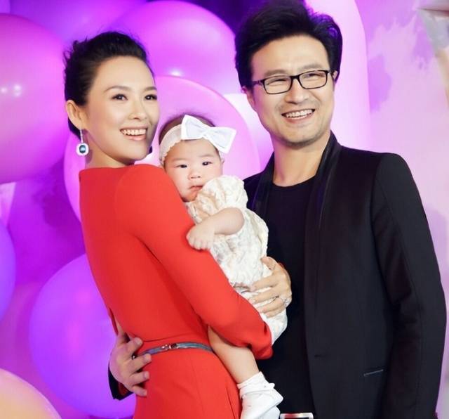 章子怡不受前夫影响,现身戛纳容光焕发,保镖开路彰显巨星风采