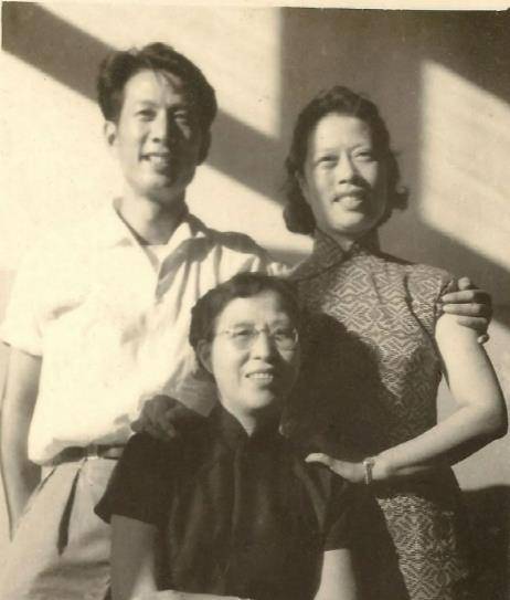"高营长"冯喆:67出身名门,爱上川剧名伶,49岁绝望自杀