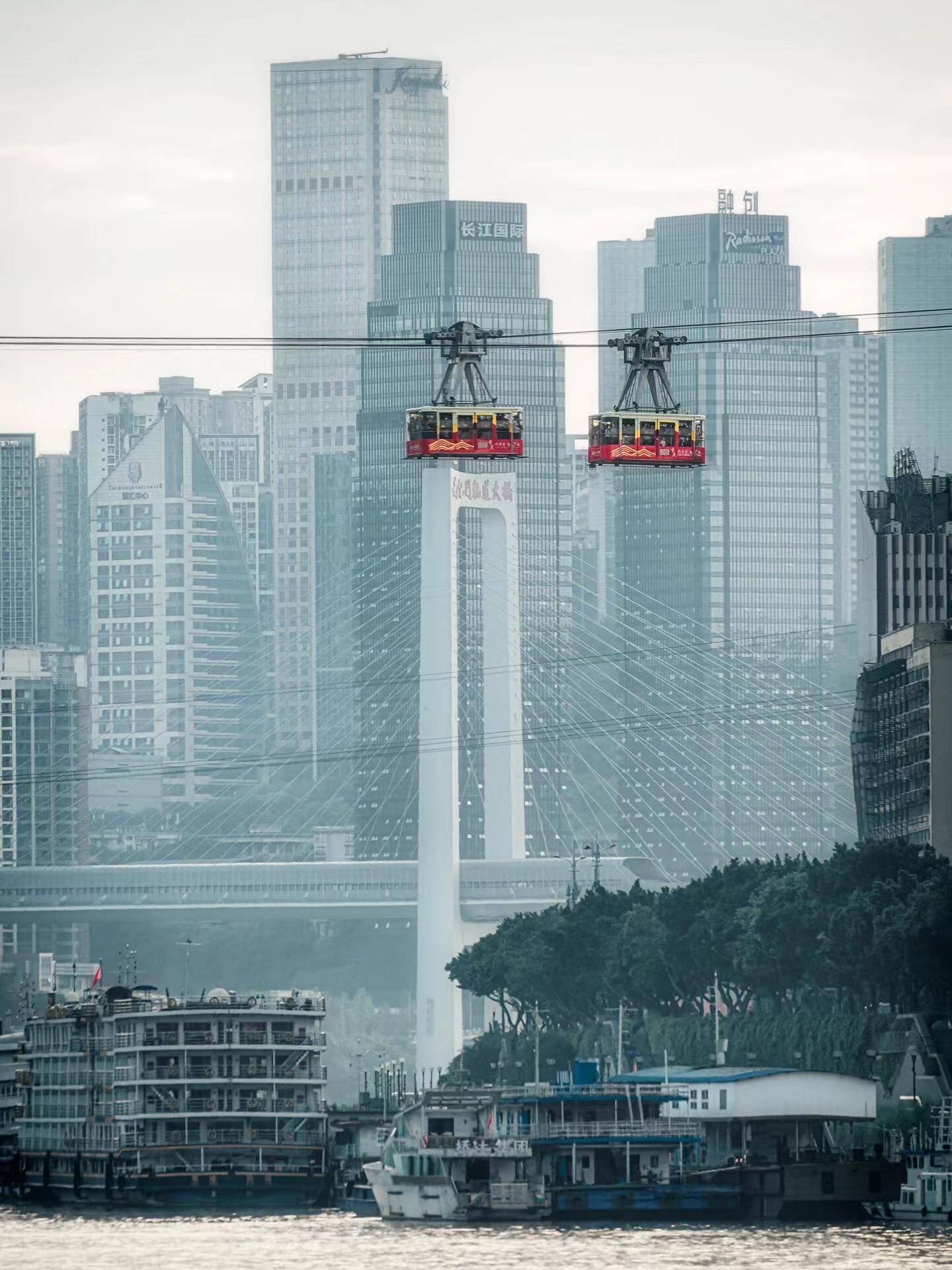 重庆网红景点介绍,重庆解放碑周边路线推荐 跟团游费用