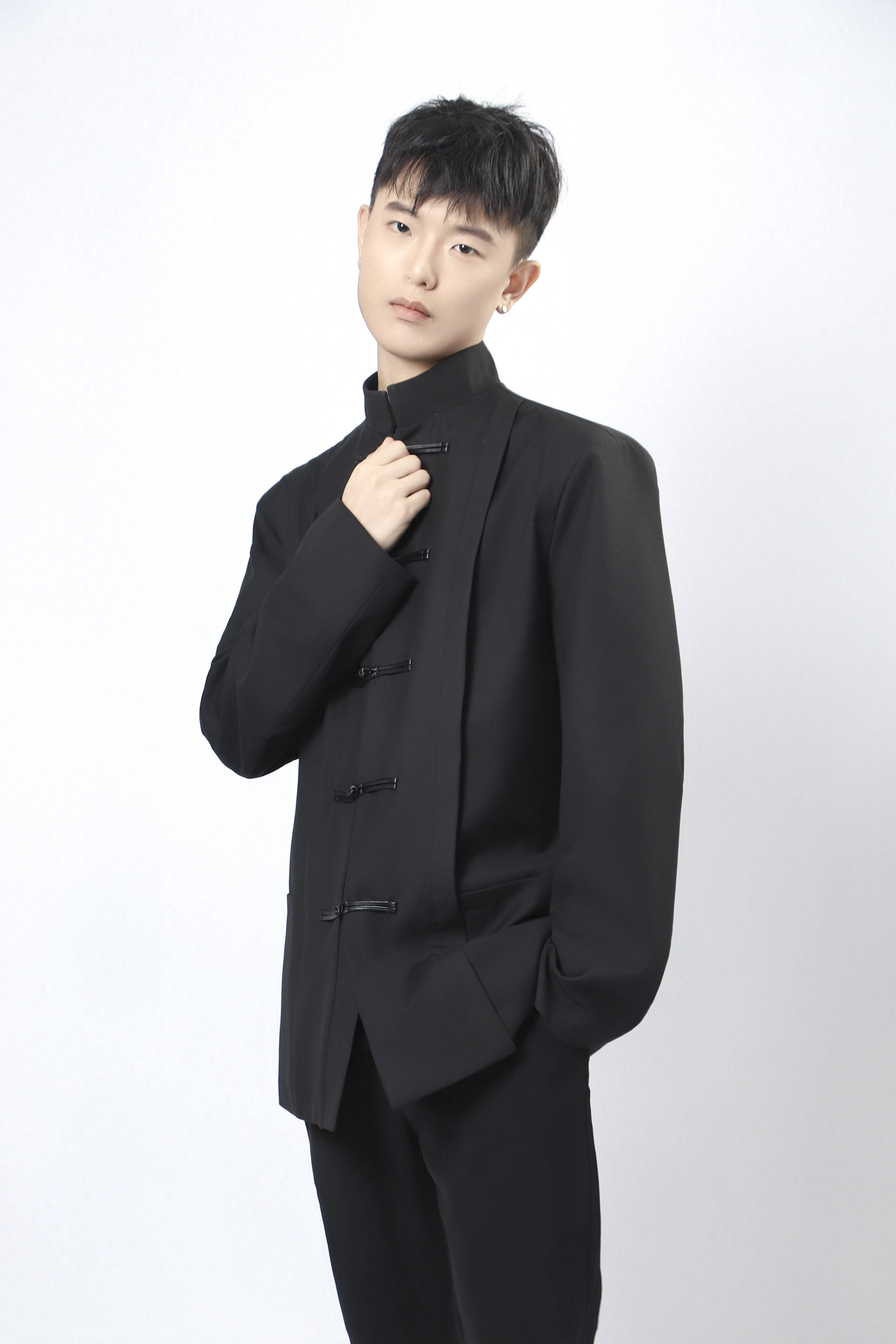 时尚前沿,男模张博洋风采闪耀四方!