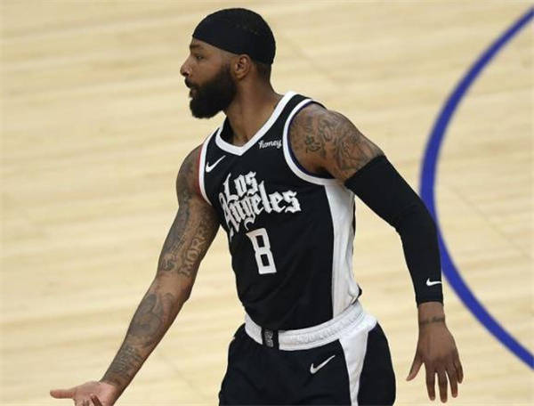 麦基,莫里斯,格林走到退役边缘,三个人情况非常相似,都是各自球队饮水