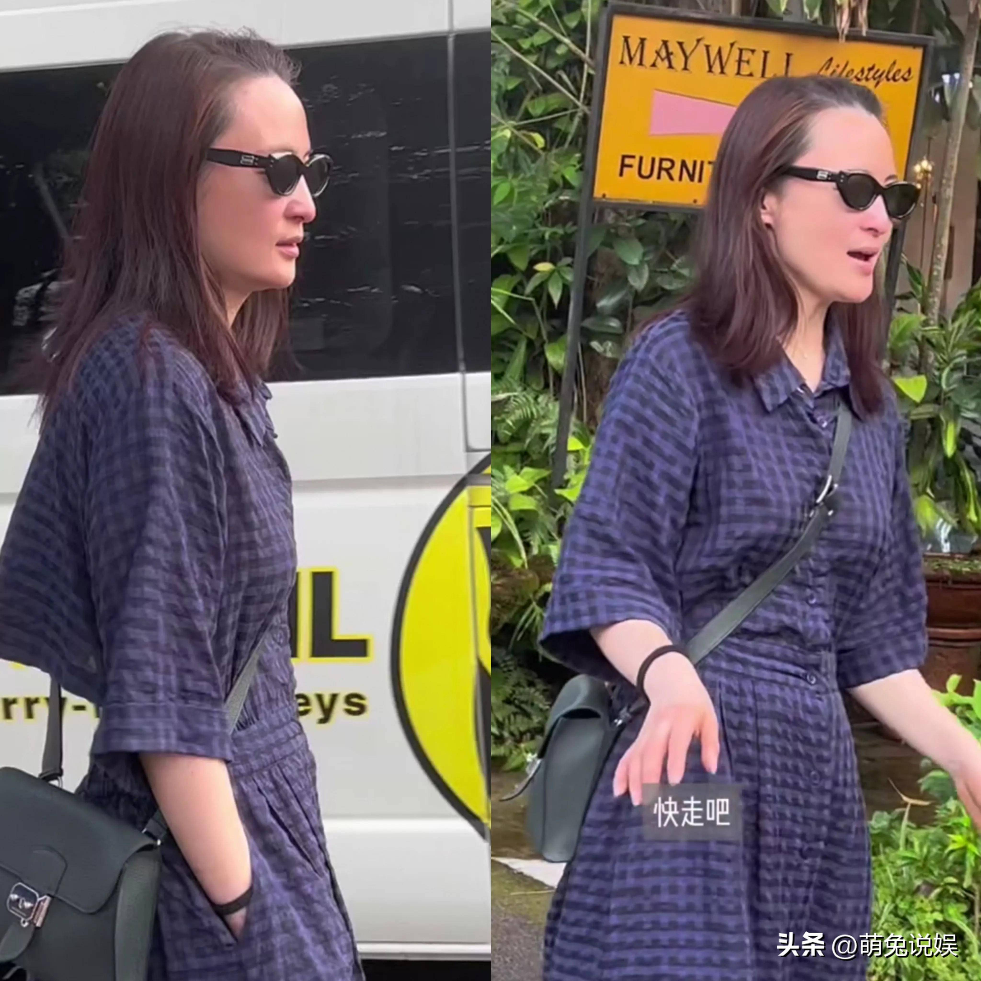 蒋勤勤撇下老公孩子,与好友新加坡游玩,素颜出街清新自然似少女