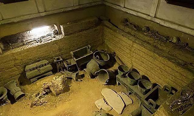 1991年11月,考古专家云集,高庄汉墓的发掘工作正式开始.