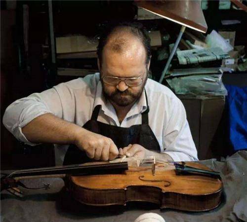 全球的德国品牌,如奔驰,宝马,西门子,阿迪达斯,万宝龙钢笔,辉柏嘉铅笔