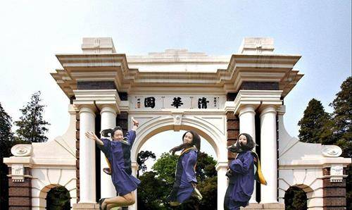 张培祥是湖南株洲醴陵转步乡筱溪村人,父亲张元贤常年卧病在床,母亲又