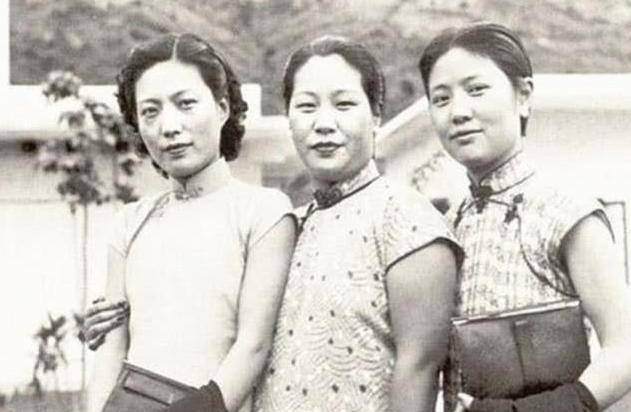 杜月笙最荒唐的一件事,霸占母女三人,最后娶了大女儿