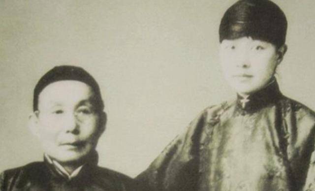 冰心去世后,她孙子为何骂她"枉为人表"?还在墓碑上涂了8个字