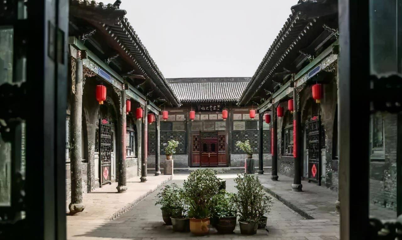 97年他花100万购70间明代古宅,称想留给后人,如今价值是多少?