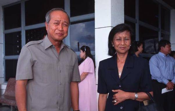 儿子就是拉那烈亲王,女儿就是著名舞蹈家帕花黛薇公主