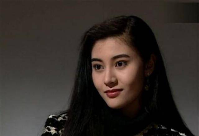 感情生活精彩纷呈,让不少男人羡慕妒忌恨_李嘉欣_关之琳_蔡少芬