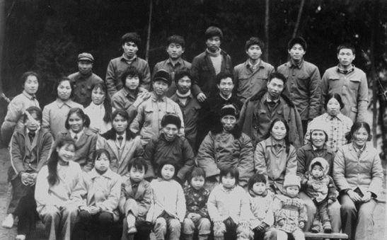 娶24位妻子,生育子女180人,256岁李庆远骗了我们多少年?