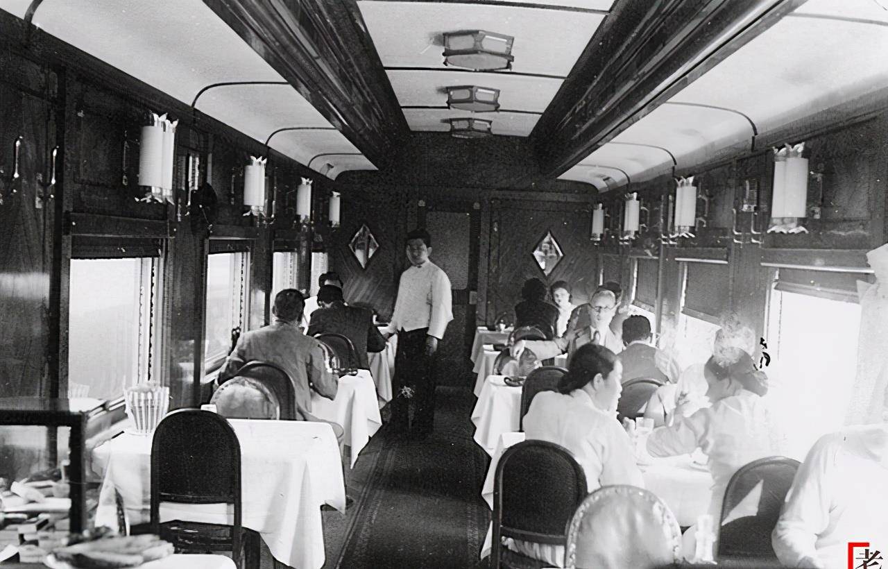老照片:20世纪初的火车风情话_乘客_三等_车厢