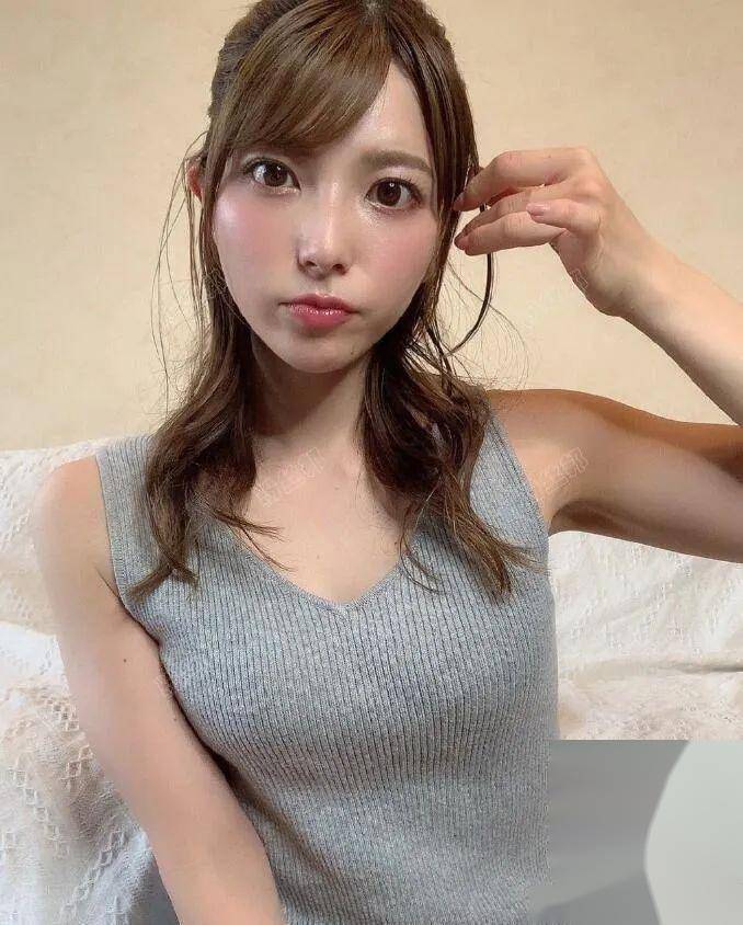 清纯无垢甜美性感,这谁顶得住!26岁上原亚衣的迷人风采
