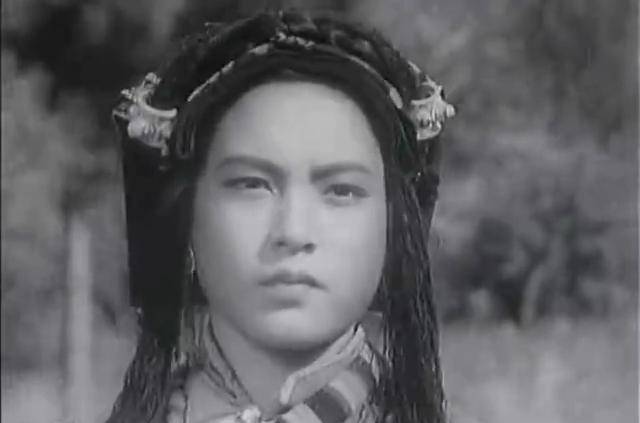 反串成名的王苏娅:从《五朵金花》到《战火中的青春》假小子高山_电影