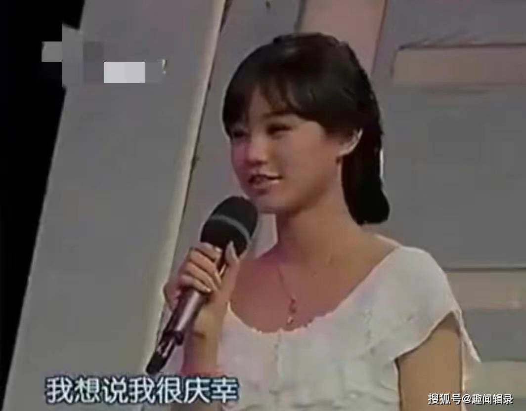 据悉,这组照片拍摄于2010年左右,当时李一桐参加了某卫视的相亲节目.
