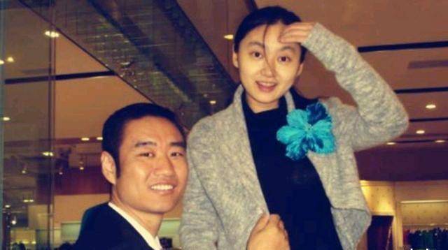 歌手丛飞公益11年捐300多万,37岁病逝,资助者全成白眼狼?