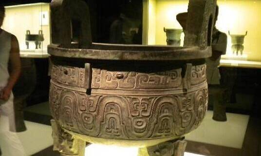 楚霸王举的鼎有多重?现代世界冠军能举得起来吗?