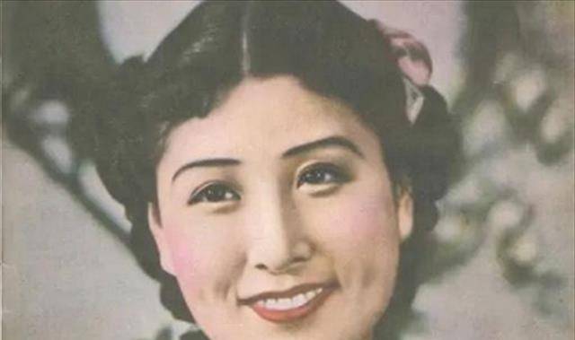 她相貌出众,为革命事业屡次推迟婚约,被捕后特务都不忍心下手