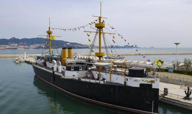 中国最早的两艘铁甲舰"定远号","镇远号",它们到底有多强?