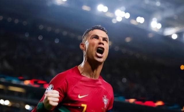 身年39岁的c罗再次入选葡萄牙国家队大名单,这将是他第6次参加欧洲杯