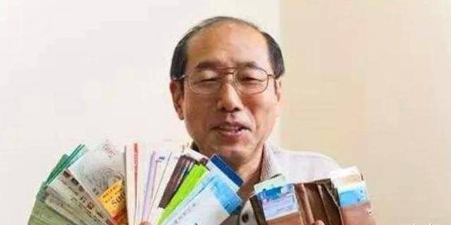 精细的盘算,前期的投资几乎都以盈利为主,这让桐谷广人一下子尝到了甜