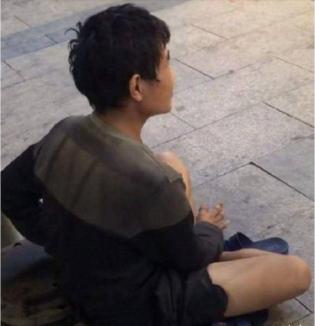华强北亿万富豪,山寨机发家,破产后老婆卷款离去,如今疯疯癫癫
