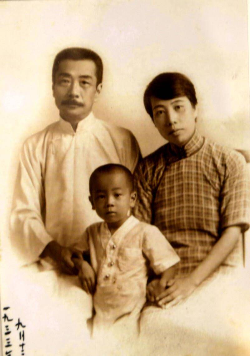 在这种宽松的家庭氛围下,周海婴无忧无虑地成长起来.