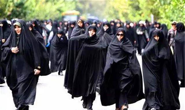 不要东方,不要西方,只要伊斯兰: 伊朗革命40年带来了什么?