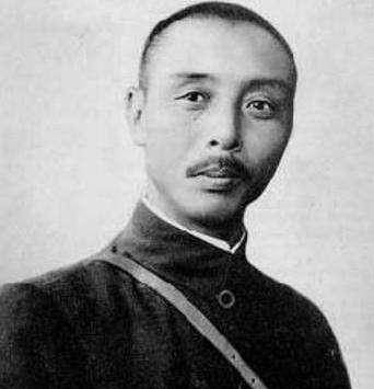 冯玉祥下令枪毙徐树铮,部下不敢,冯怒吼:天塌了有柱子