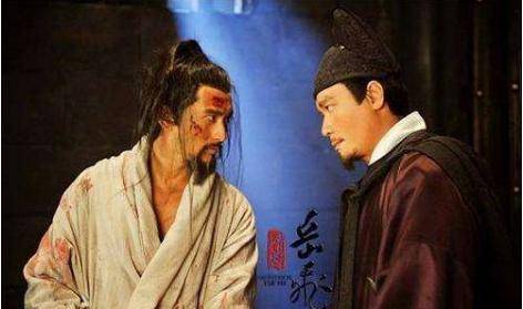 岳飞惨死风波亭当晚,狱卒背着尸体爬行三千米,埋下了千古民族魂