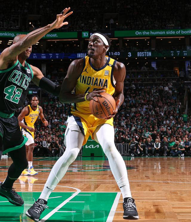 nba季后赛:凯尔特人绿军2-0步行者,布朗轰40分淡定击败对手